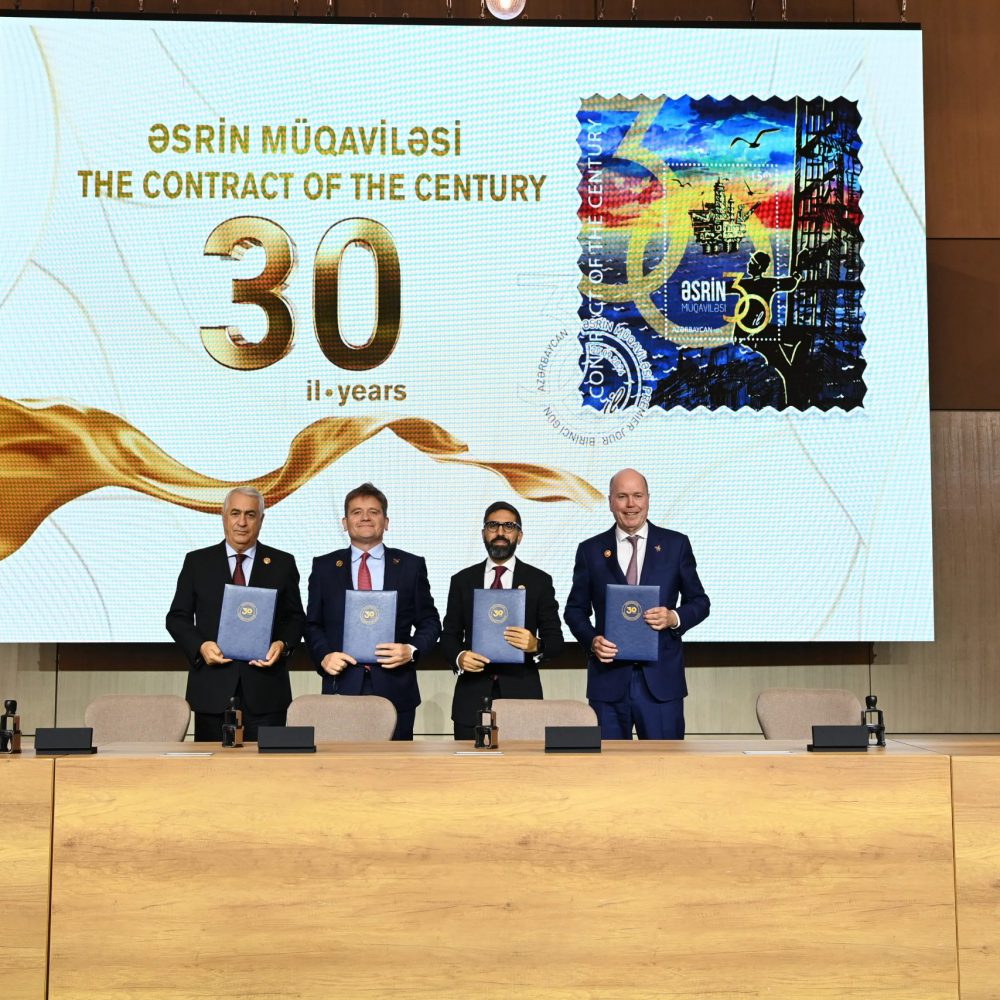 Feierlichkeiten zum 30. Jahrestag des „Vertrags des Jahrhunderts“ und zum Tag der Ölindustrie